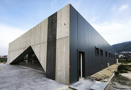 Fotografia com pontos de fuga a ilustrar o armazém criado e construído pela Studio Concept